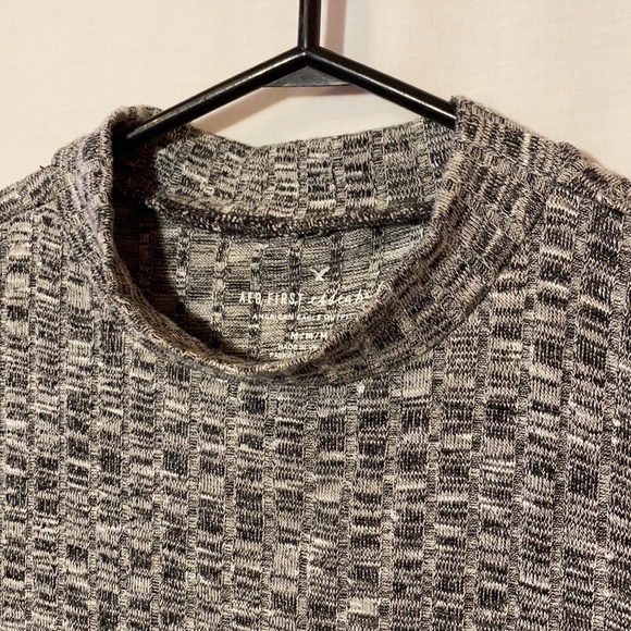 Women's grey halter tank top - Picture 3 of 5